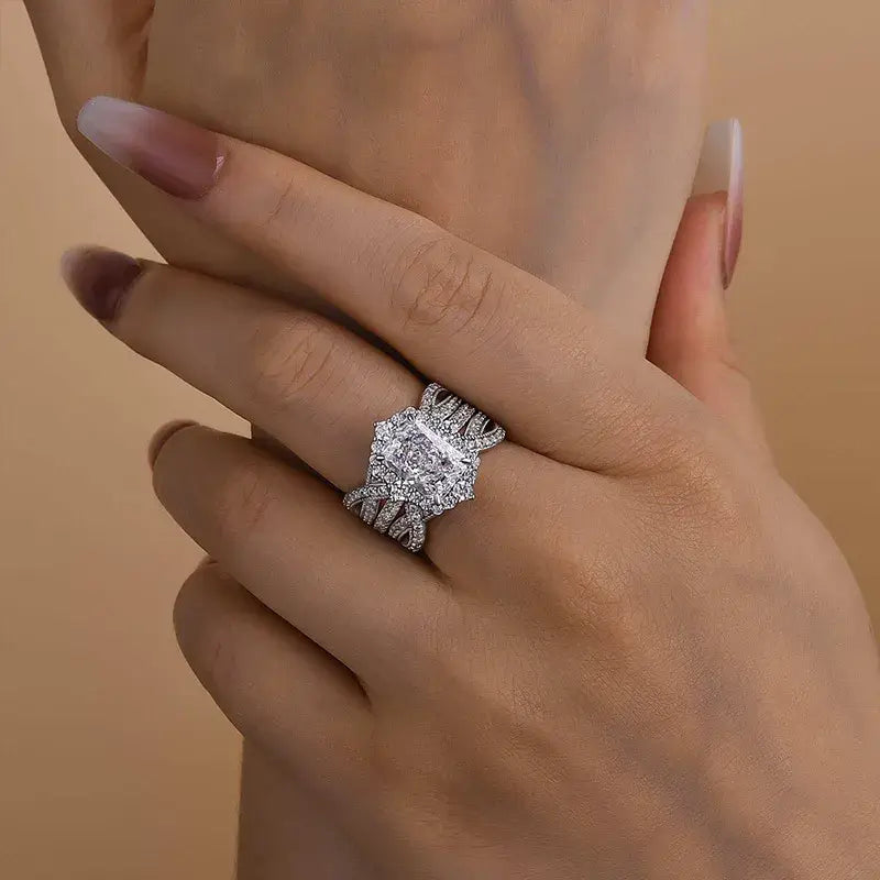 RadianceLuxe™ - Halo Statement Ring